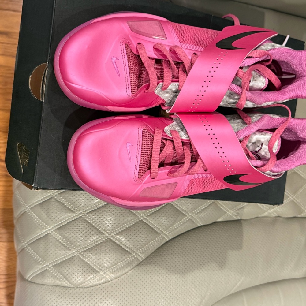 Nike Men's Pink Athletic Shoes
